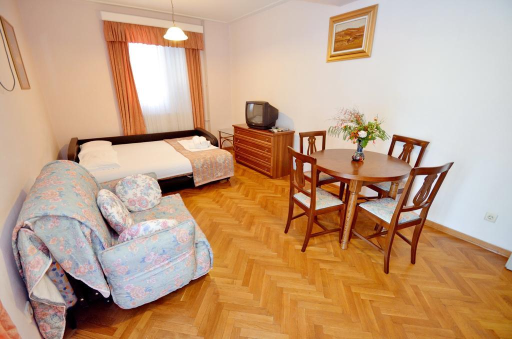 Villa Velzon Guesthouse Будва Экстерьер фото