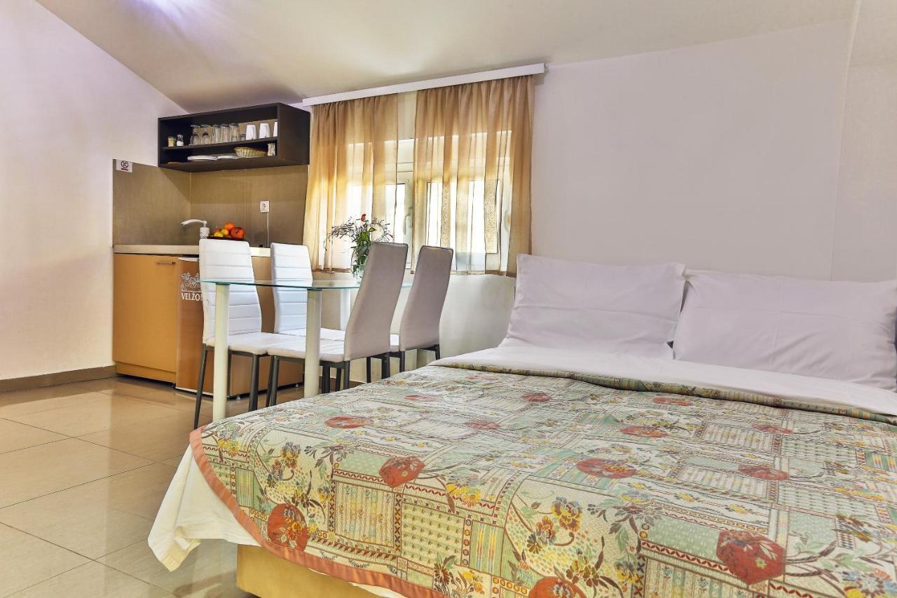 Villa Velzon Guesthouse Будва Экстерьер фото
